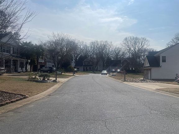 5th image of 618 Cobden Ct