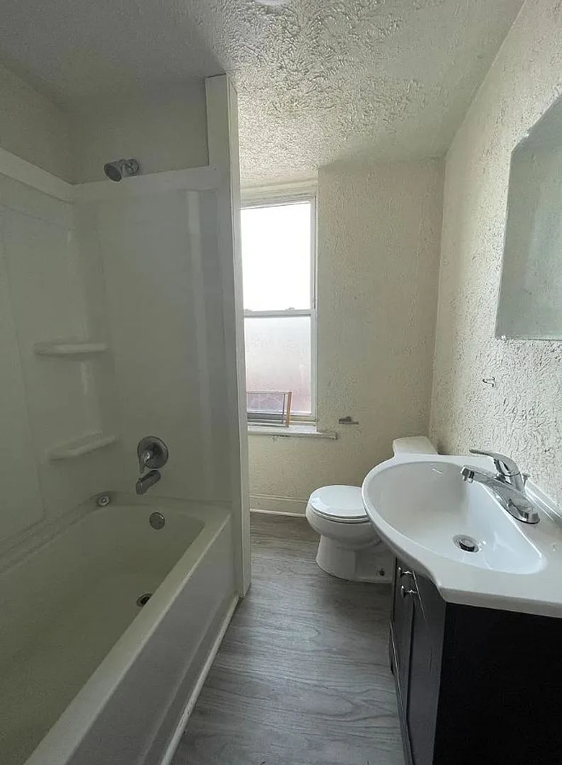 The Oak - 3229 Joe Hammer Sq — Photo 3