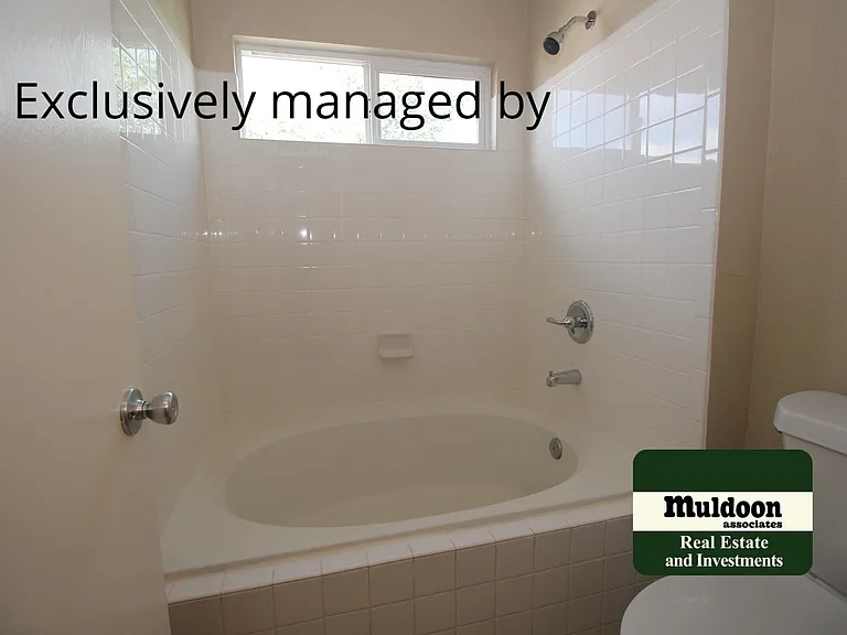 7130 Canyon Creek Point — Photo 9