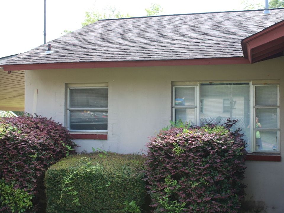 1st image of 2992 Caledonia St