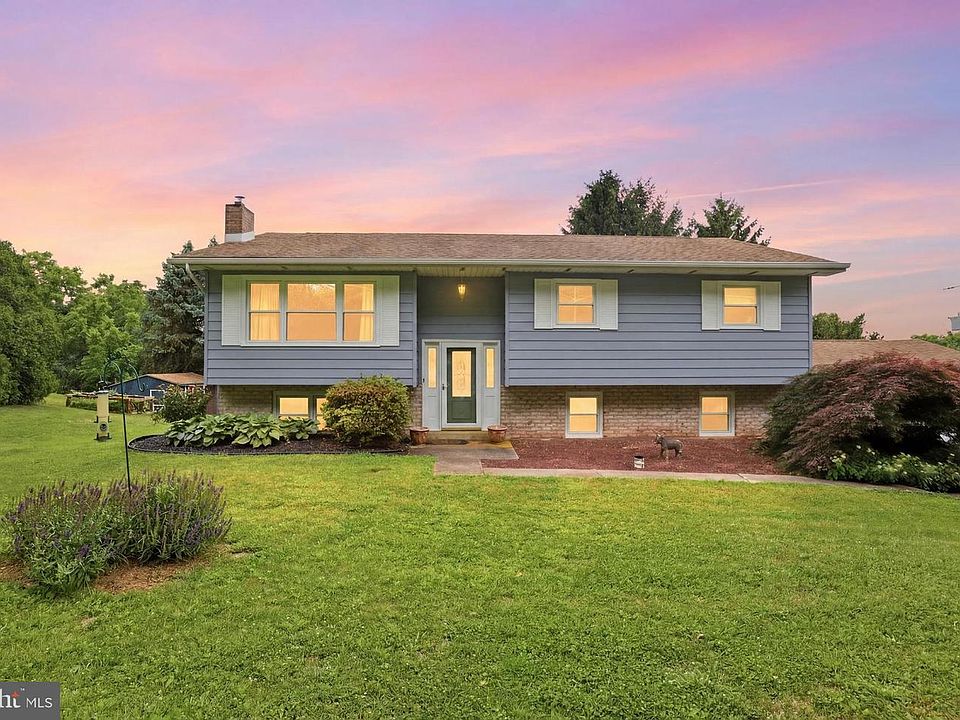 1st image of 30 Hill Dr