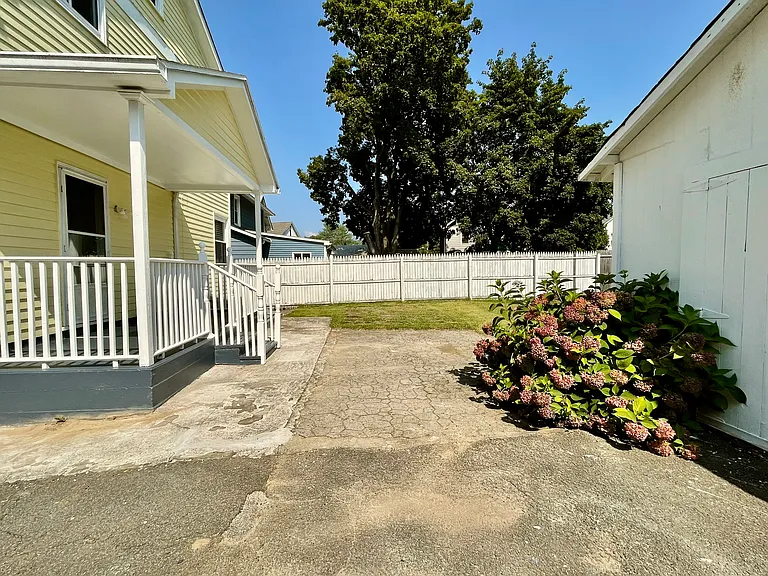 6 Washington Ave — Photo 44