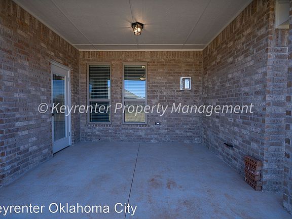 3rd image of 8725 SW 42nd St