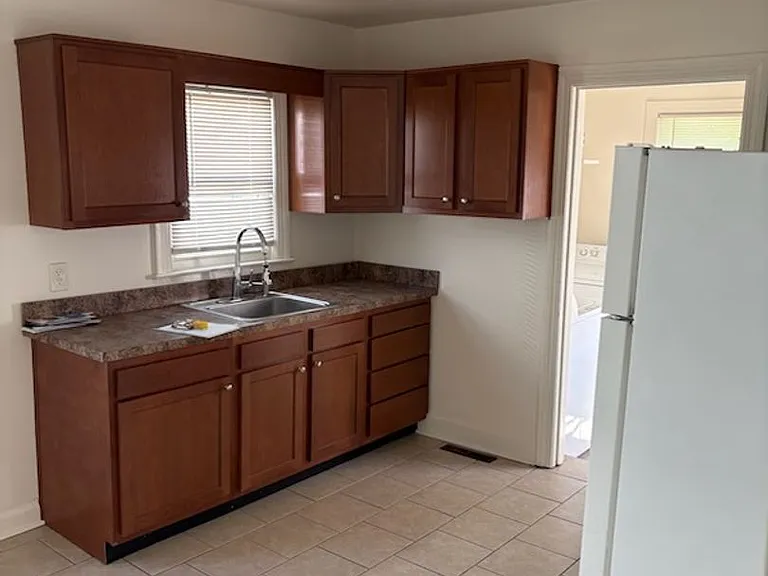 327 Inverness Ave — Photo 8