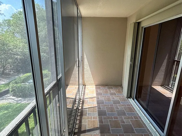 900 SW 142nd Ave #202L — Photo 34