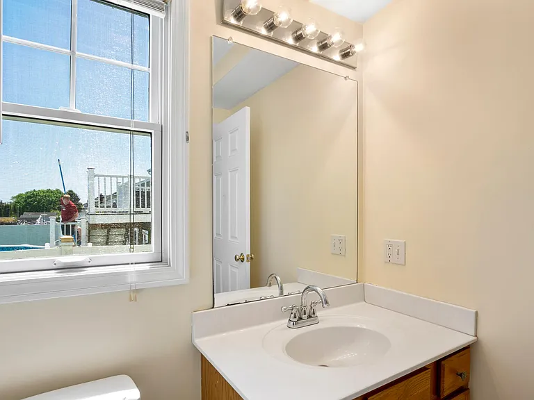 40 Magnolia St #A & B — Photo 11