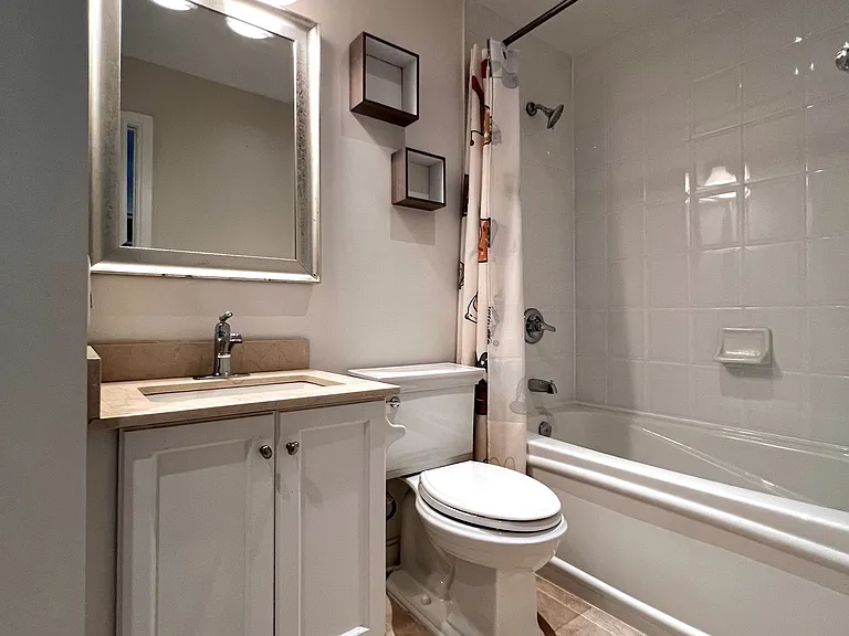 21 Scollard St #203 — Photo 13