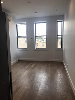 Rented by Lodger Corp | media 29