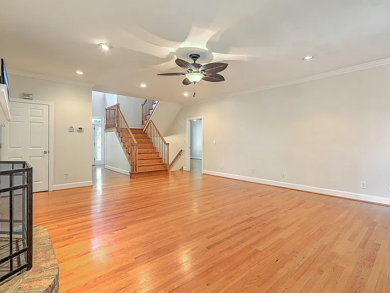 317 Rutherford St — Photo 17