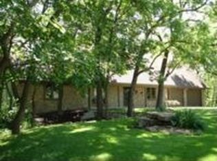 6504 NW Sumac Ln, Parkville, MO 64152