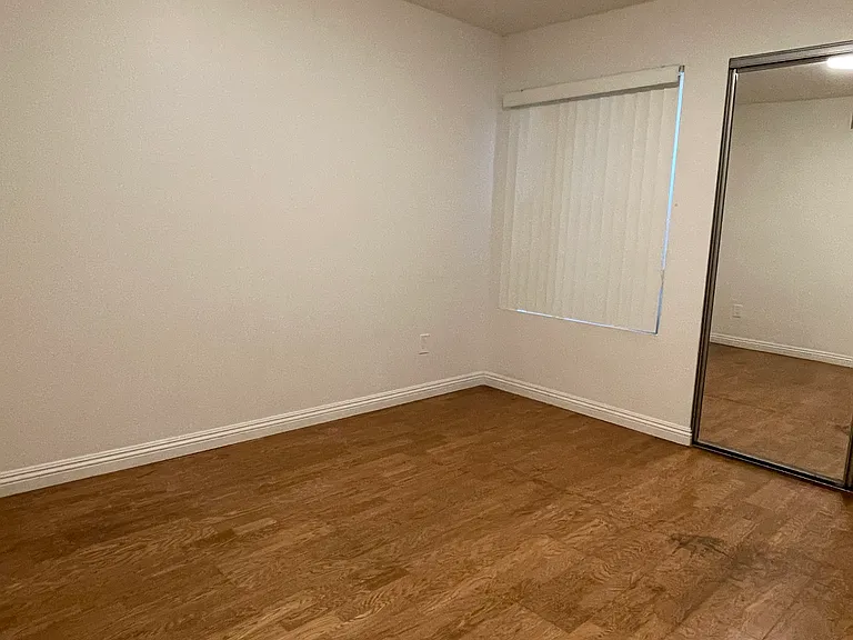 809 Beyer Way — Photo 10