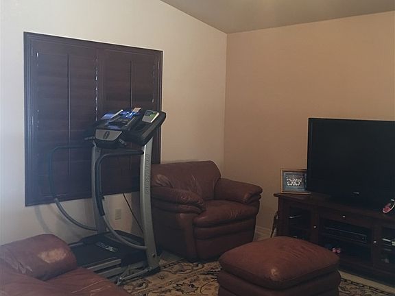 3rd image of 1331 E Los Olivos Dr