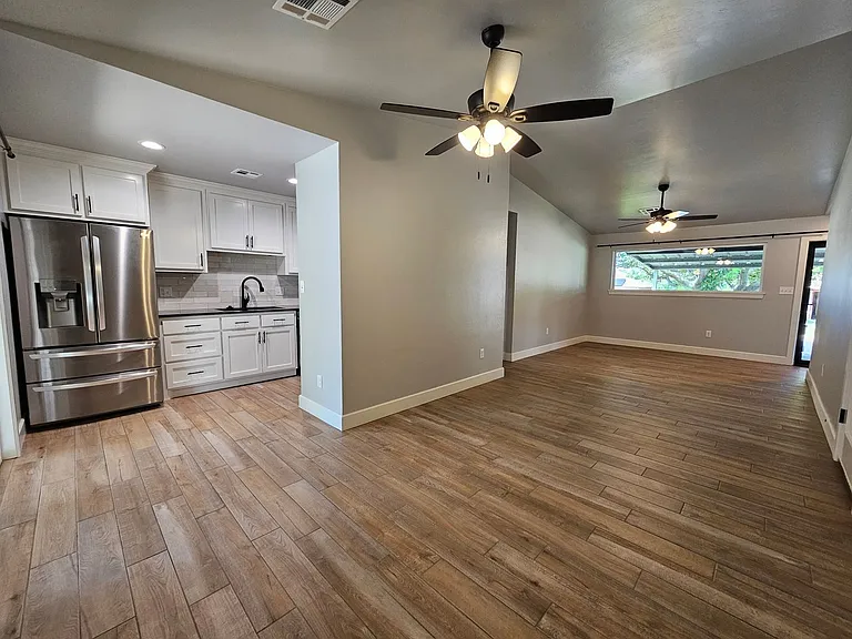 1804 N Nail Pkwy — Photo 4