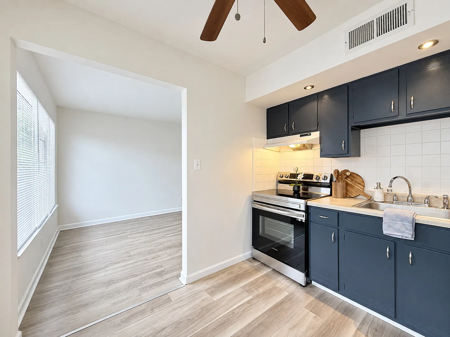 1 bed, 800 sqft, $925 — Photo 2