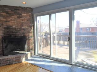 2 Marwood Rd S, Port Washington, NY 11050