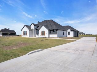 541 N Armstrong Rd, Venus, TX 76084