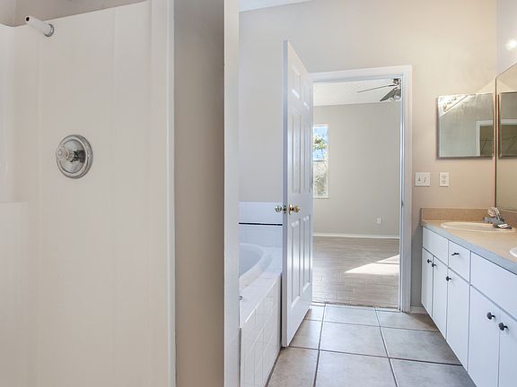 4th image of 7207 Bellingham Oaks Blvd