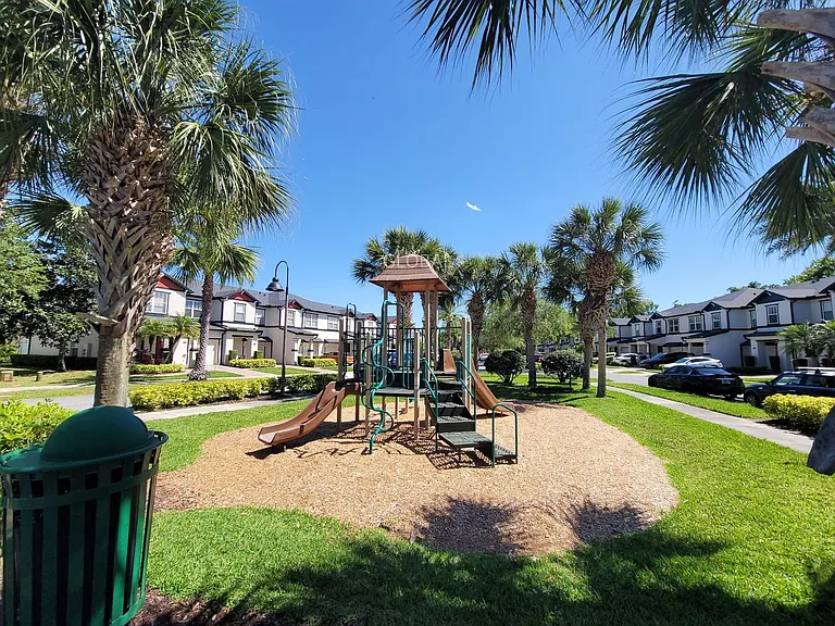 10254 Park Commons Dr — Photo 16