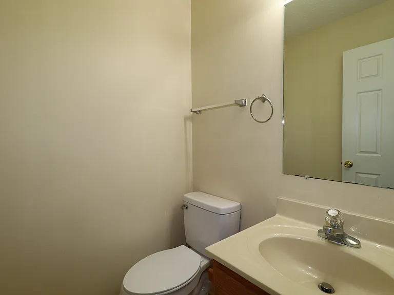 107 Floyd Ct — Photo 5