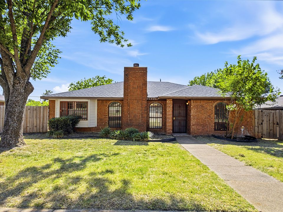 1st image of 2431 Eastern Oaks Dr