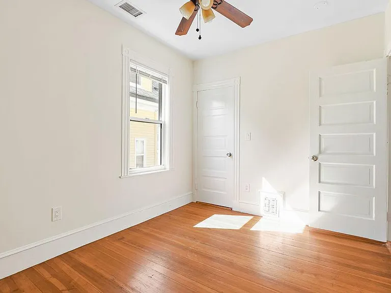 30 Tuttle St — Photo 9