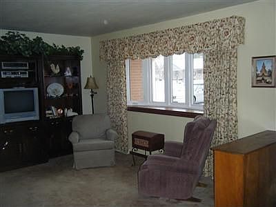 2nd image of 3956 Barrymore Ln
