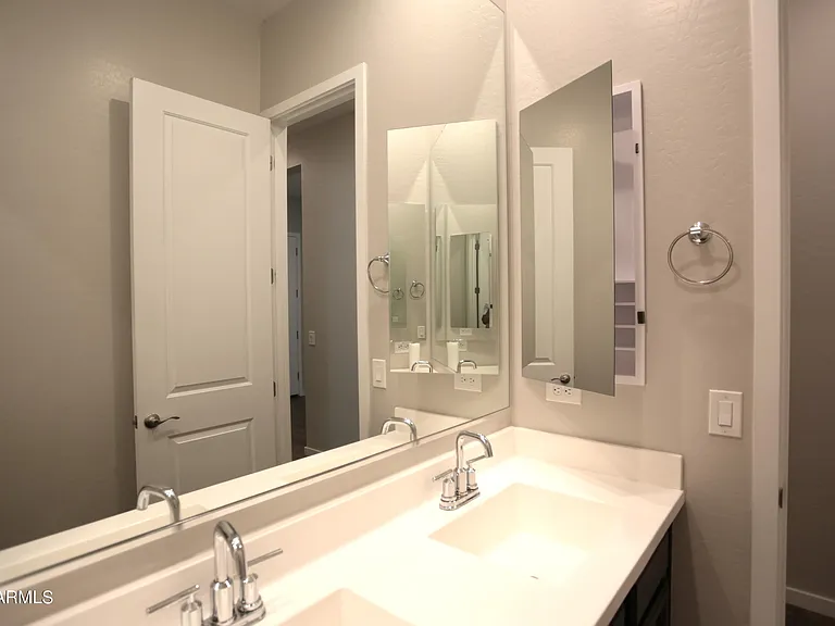 1201 E Cherrywood Pl — Photo 21