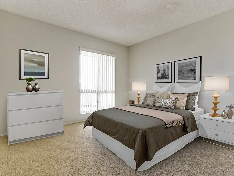 Meridian Apartments — Photo 13