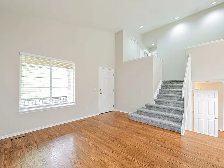 9605 Parramatta Pl — Photo 4