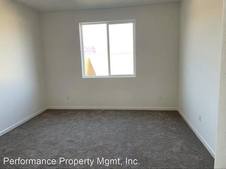 6698 E Adena Ave — Photo 8