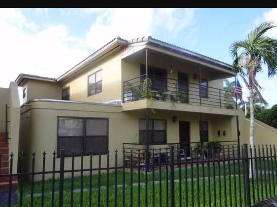 1st image of 2100 Calais Dr APT 2A