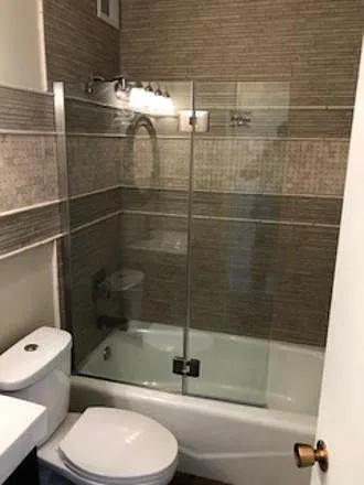 3200 N Lakeshore Dr #704 — Photo 8