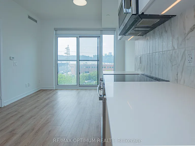 500 Dupont St #512 — Photo 6