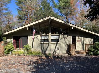 251 Long View Ln, Pocono Pines, PA 18350