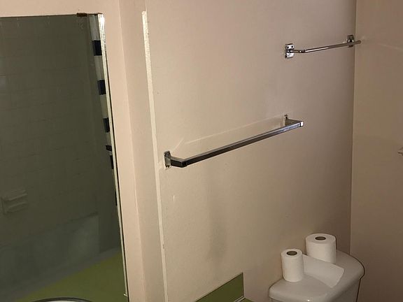 3rd image of 3218 Harris Park Ave APT A