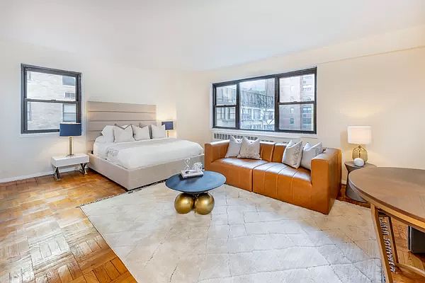1st image of 305 E 72nd St #4I