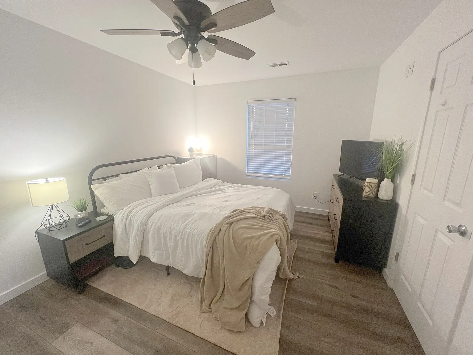 2 bed, 1.5 bath, 1000 sqft, $1,000 — Photo 3
