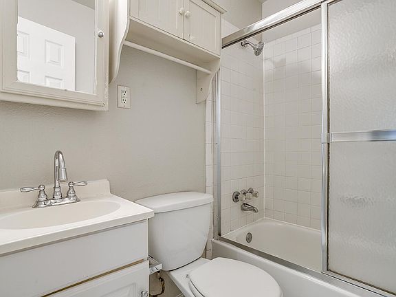 4th image of 3419 S University Dr APT B
