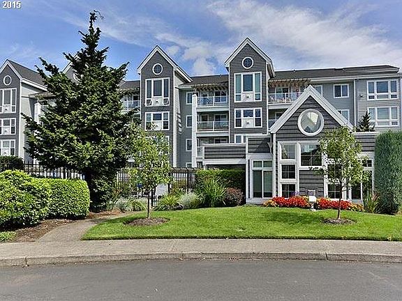 2nd image of 520 SE Columbia River Dr APT 135