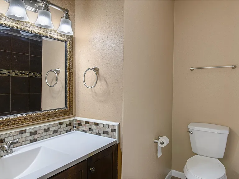 20339 Fieldtree Dr — Photo 13