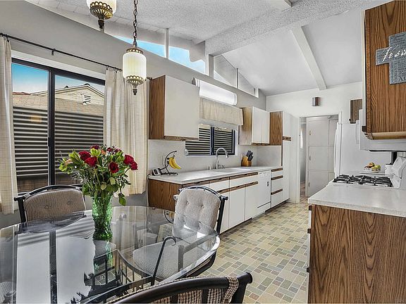 5th image of 5635 Hamill Ave