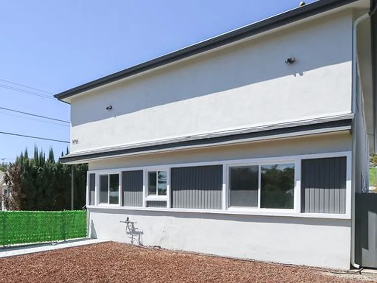 Locke Apts. — Photo 3