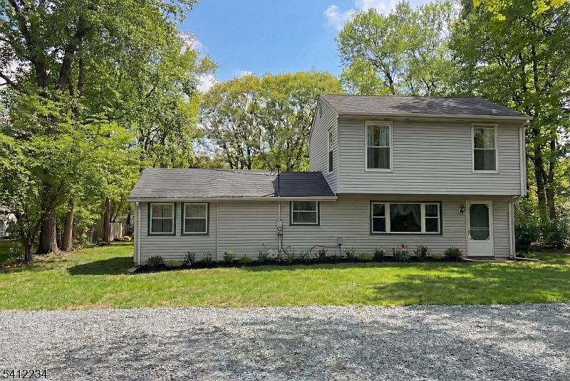 1st image of 903A Green Pond Rd