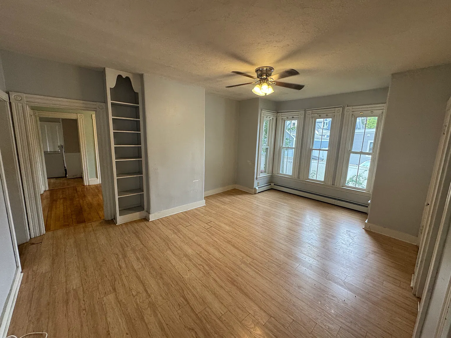 3 bed, 1200 sqft, $3,200 — Photo 3