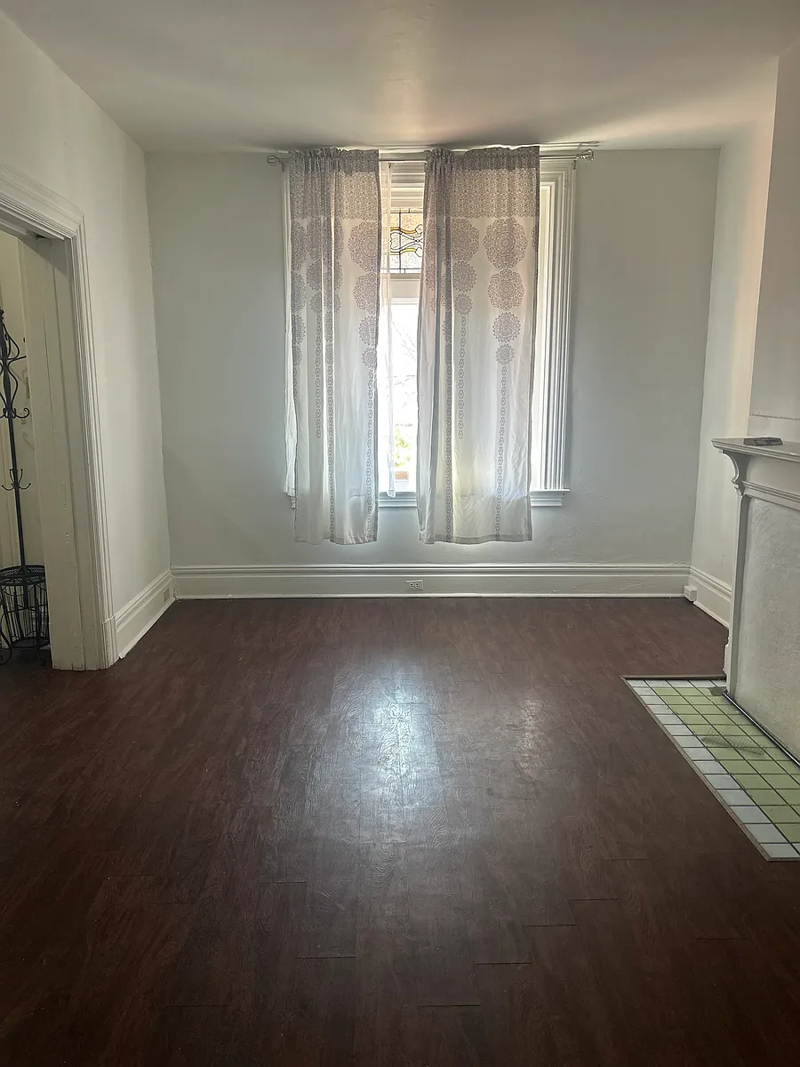 Livingroom - 503 Winfield St