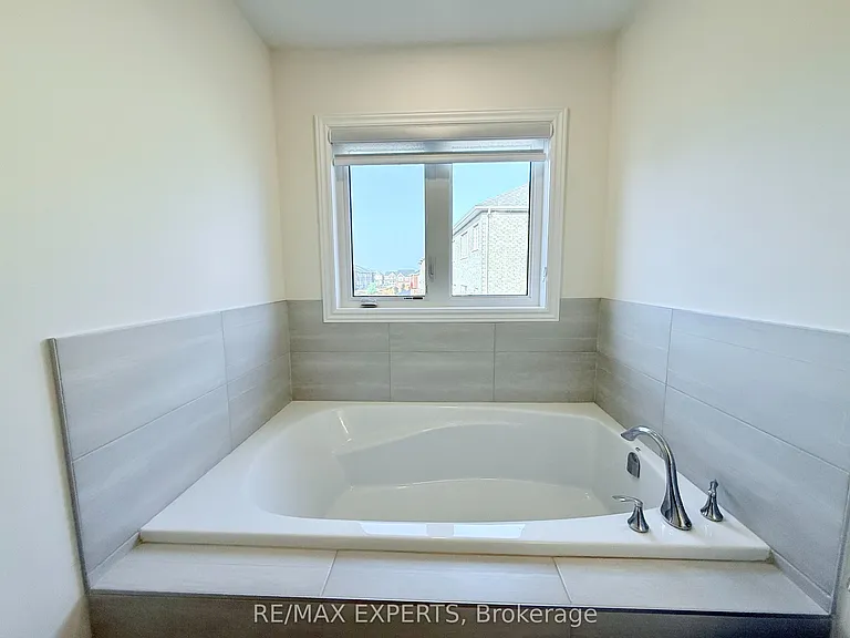 2229 Grainger Loop — Photo 18