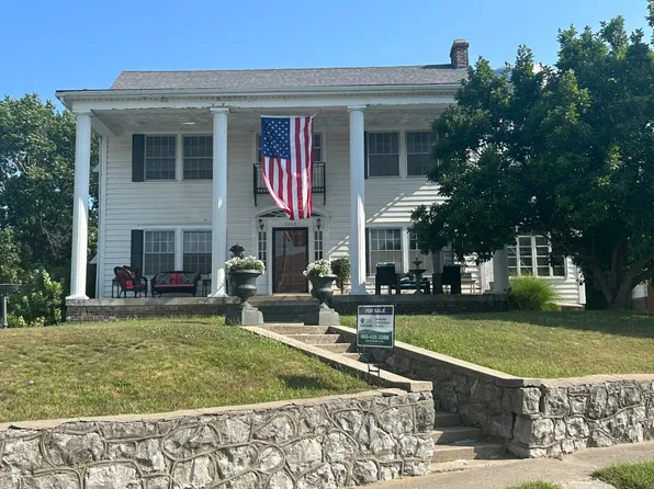 2203 Oakland Ave, Bethany, MO 64424