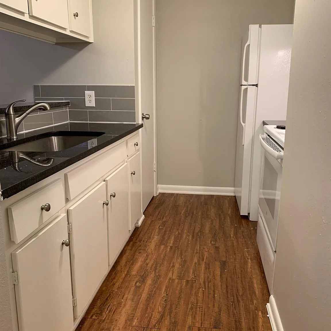 2 bed, 1.0 bath, 850 sqft, $1,185 — Photo 3
