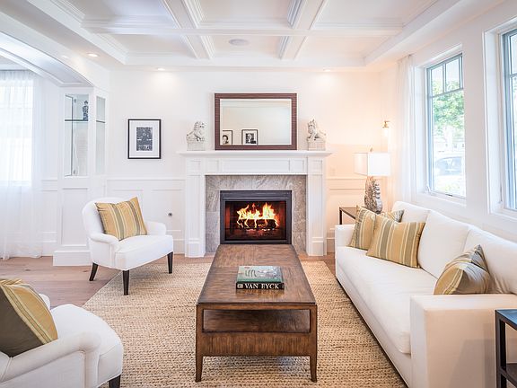 4th image of 4443 Farmdale Avenue