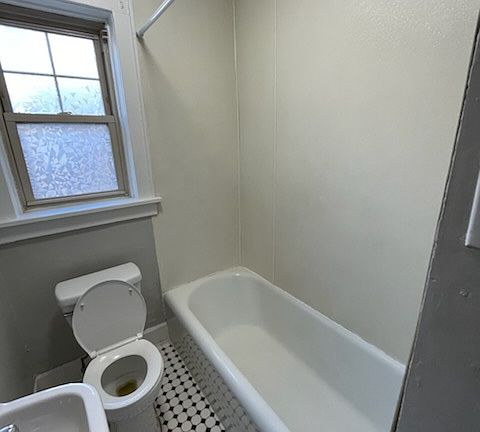 4th image of 6 S Lake Ave APT S21